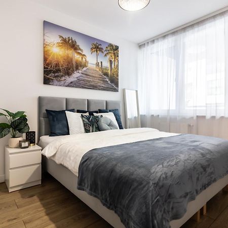 Apartament Near Sky Tower Free Parking For 2 Cars Вроцлав Екстер'єр фото